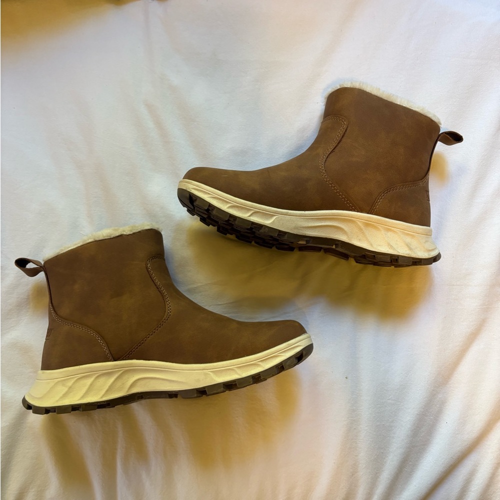 Khombu Tan Fur-Lined Winter Boots